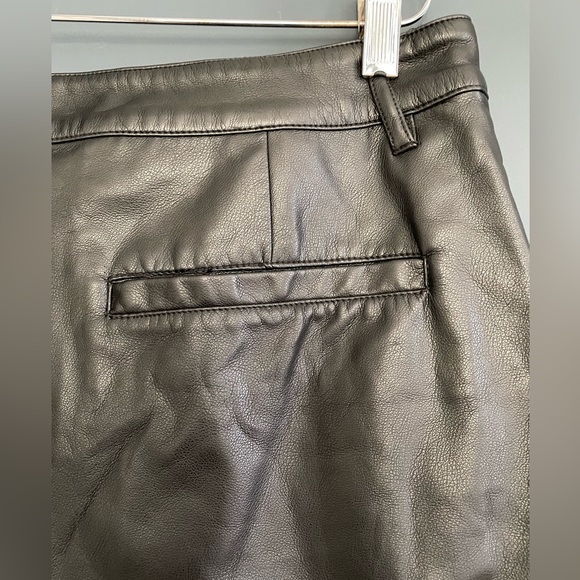 NWOT Asos Design Black Faux Leather Vegan Shorts Sz 36 - Picture 7 of 10